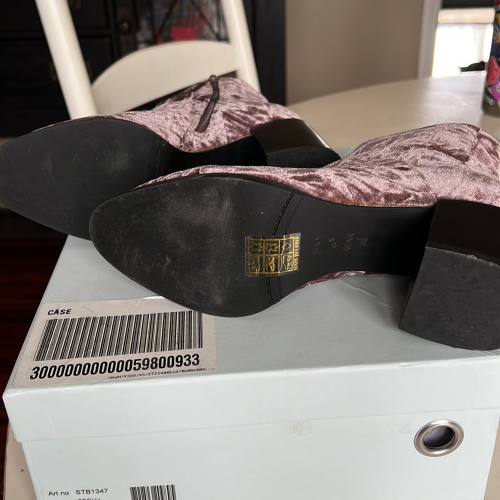 Anthropologie velvet boots - Picture 5 of 7
